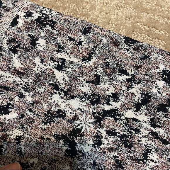 {Athleta} Patterned Cropped Athletic Yoga Leggings ~ Size Small - Picture 8 of 15